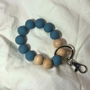 Stretchy key chain/wallet bracelet.